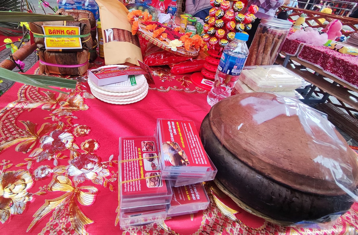 Những năm gần đây, các doanh nghiệp và hộ dân làm cá kho ở Hòa Hậu đã áp dụng công nghệ đóng gói sản phẩm bằng phương pháp hút chân không nên cá để được lâu hơn mà vẫn giữ nguyên được hương vị, độ tươi ngon. (Ảnh internet)