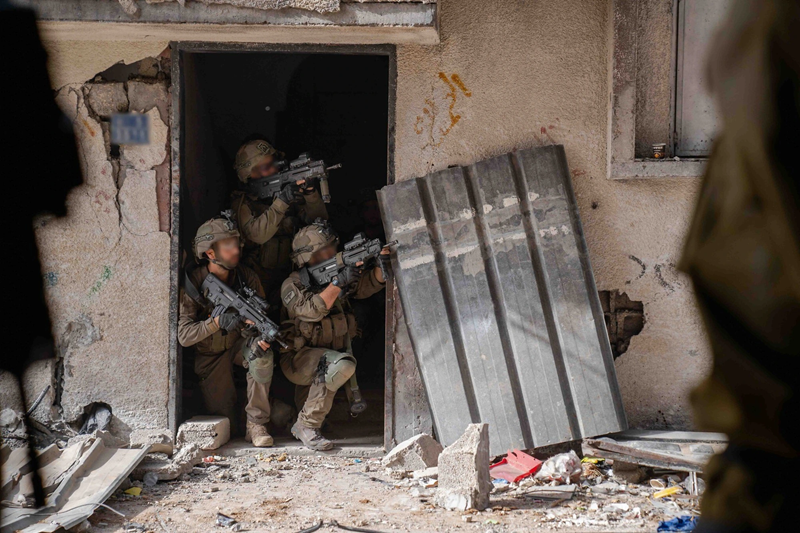 Vào khoảng 4 giờ sáng, lực lượng Hezbollah đã bao vây tòa nhà từ mọi phía và tiêu diệt. gây thương vong nặng nề cho binh lính Israel. Lực lượng 669 của Israel đến tiếp viện cũng bị Hezbollah chặn lại. Báo cáo cho biết cuộc phục kích này đã gây thương vong cho khoảng 40 binh sĩ Israel. Ảnh: Quân đội Israel.