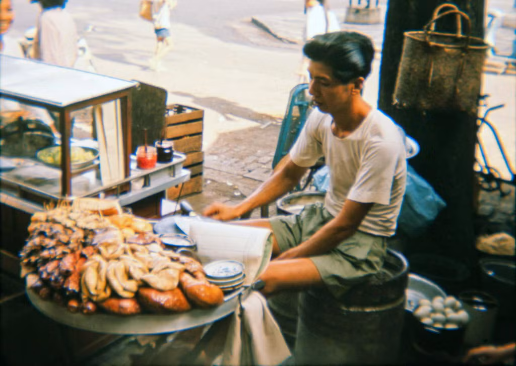 Loat anh cuc doc ve duong pho Sai Gon nam 1965 (1)