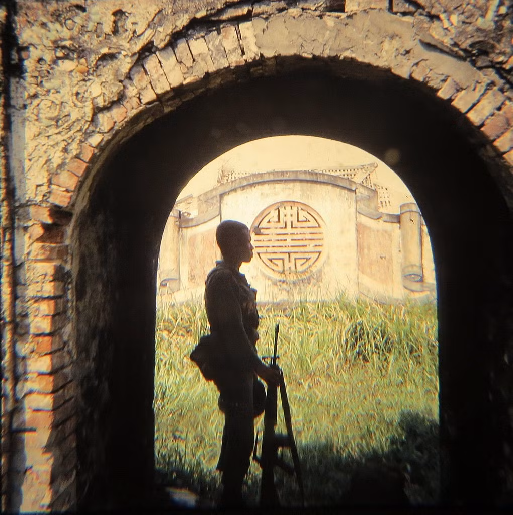 Một binh sĩ Sài Gòn ở Hoàng thành Huế...