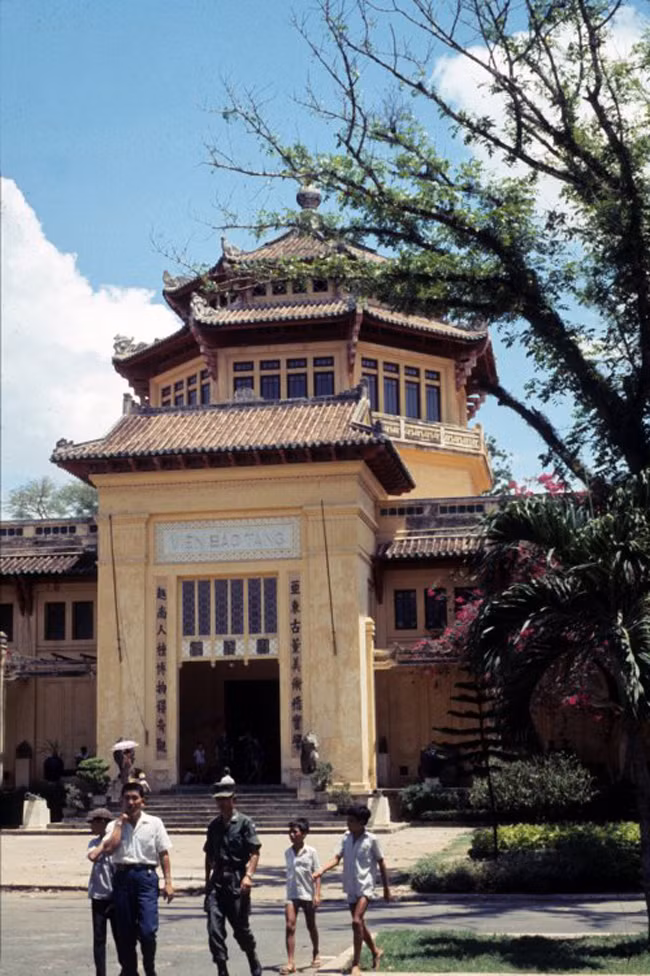 Viện Bảo tàng trong Thảo Cầm Viên, Sài Gòn năm 1969.