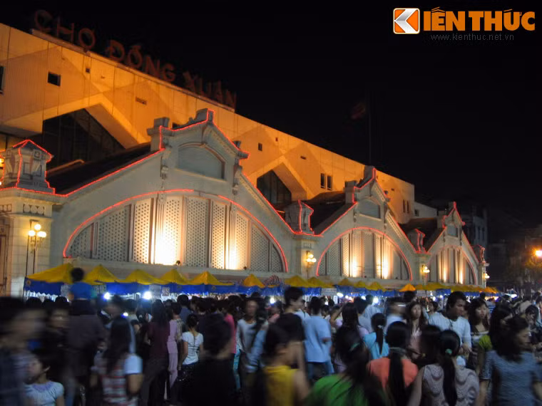 Đến gần 1h sáng, quân Pháp phải rút khỏi phố Hàng Chiếu, Hàng Gạo, chợ Đồng Xuân. Toàn trận địa trở lại nguyên vị trí ban đầu.