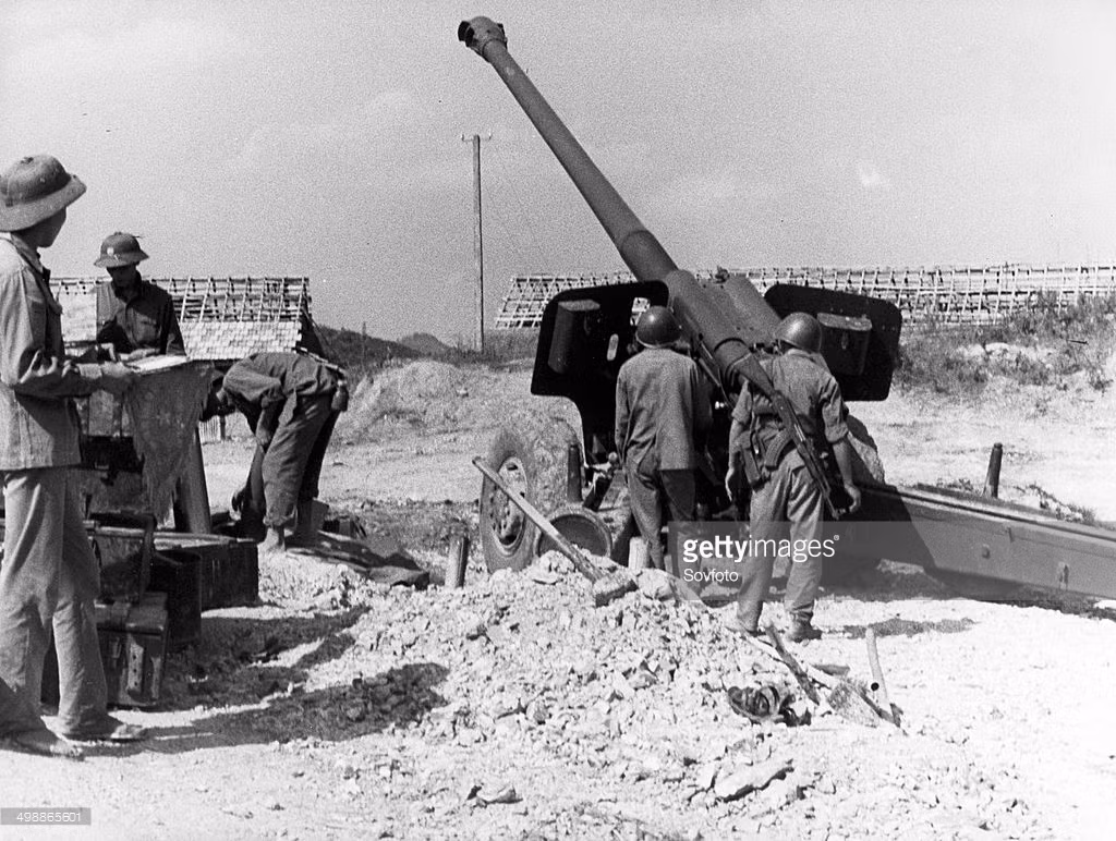 Lực lượng pháo binh Việt Nam ở Lạng Sơn trong cuộc chiến bảo vệ biên giới phía Bắc, tháng 3/1979. Ảnh: Getty.