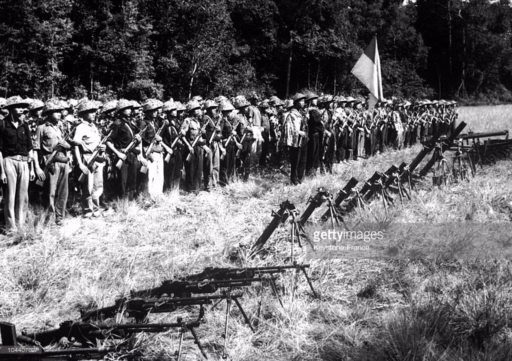 Lễ xuất quân của một Tiểu đoàn Giải phóng ở chiến trường miền Nam năm 1966. Ảnh: Getty.