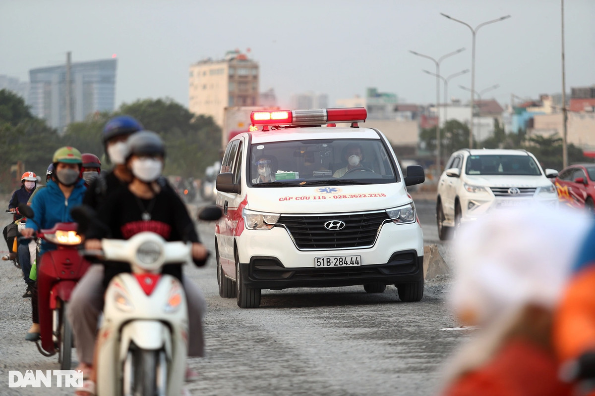 Công trình khi hoàn thành, ngoài giúp tuyến đường thông thoáng, giảm ùn tắc, còn tạo thuận lợi cho người dân kinh doanh, buôn bán... 