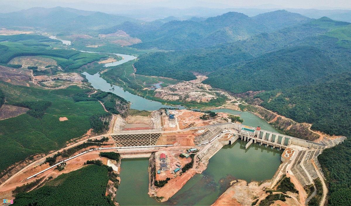 Ho thuy loi lon nhat Nghe An sau hon 10 nam dang do