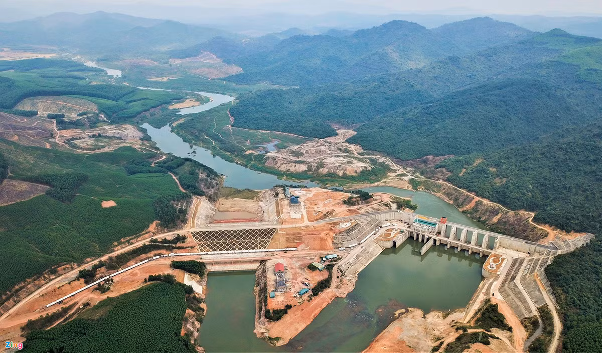 Ho thuy loi lon nhat Nghe An sau hon 10 nam dang do