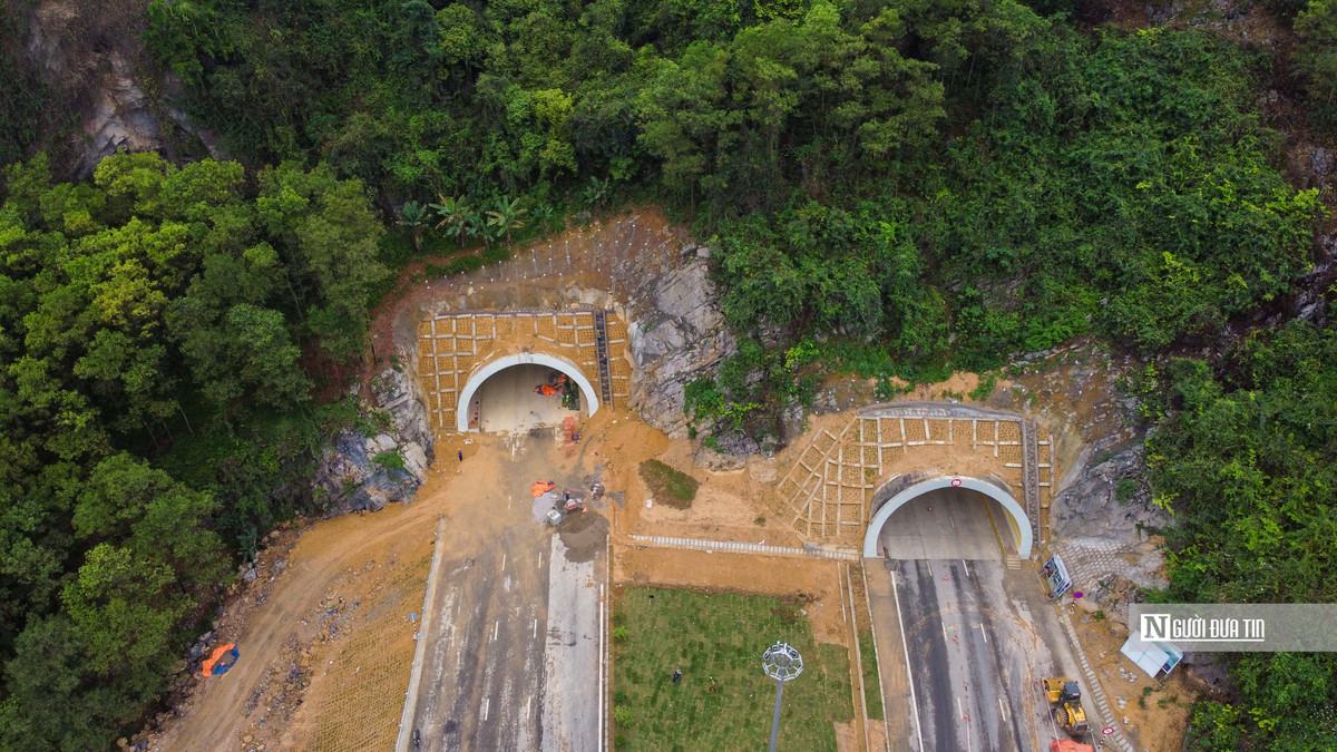 Đây là đường hầm xuyên núi lớn nhất Quảng Ninh đến thời điểm này và cũng là một trong những đường hầm xuyên núi có nền đường lớn nhất Việt Nam với tổng mức đầu tư trên 247,5 tỷ đồng.