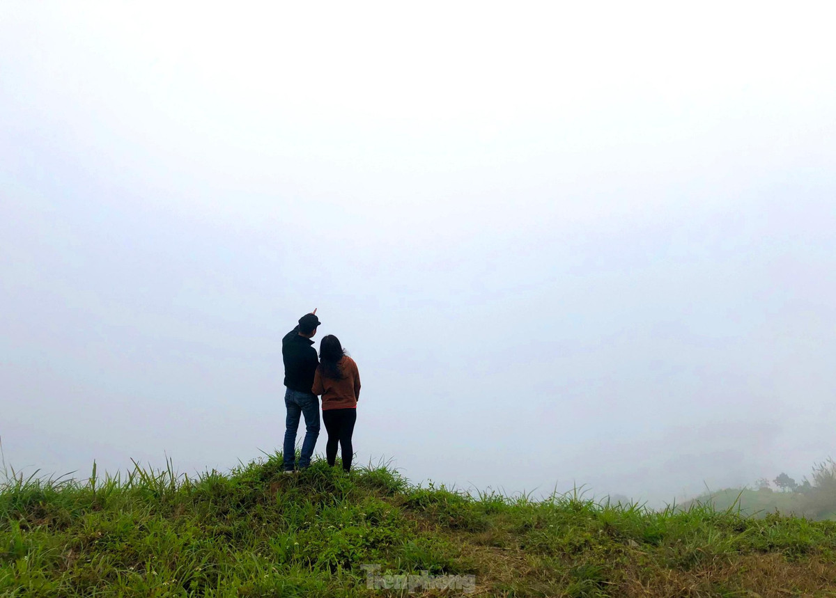 Đây cũng là địa điểm ưa thích của những phượt thủ thích “săn mây”, khám phá và thưởng thức ẩm thực của người Mông.