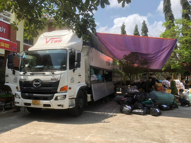 Lien tuc phat hien hang ngan test COVID-19 nhap lau-Hinh-2