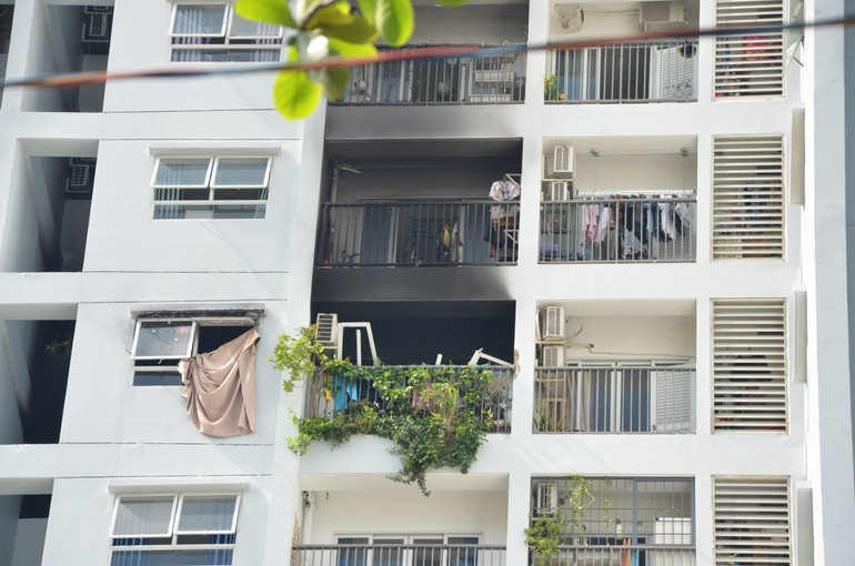 Chung kien 2 me con roi tu tang 10 chung cu o TPHCM-Hinh-2