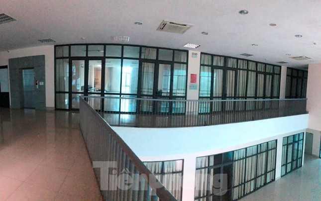 Dự án do UBND quận Hoàng Mai làm chủ đầu tư, tuy nhiên hiện nay, nhà thi đấu chính của Trung tâm vẫn đang cho làm thuê dịch vụ tại nhiều vị trí. &gt;&gt;&gt; Mời quý vị độc giả xem thêm video: Nhân vật và điểm nhấn Olympic. Thể thao Đông Nam Á vẫn là vùng trũng ở Olympic