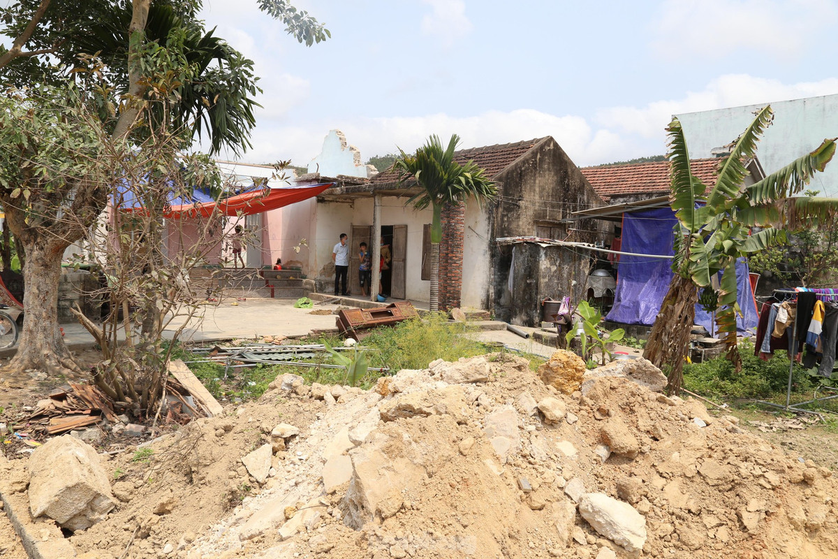 Một hộ dân ở xã Quỳnh Vinh, thị xã Hoàng Mai, Nghệ An chưa bàn giao mặt bằng.