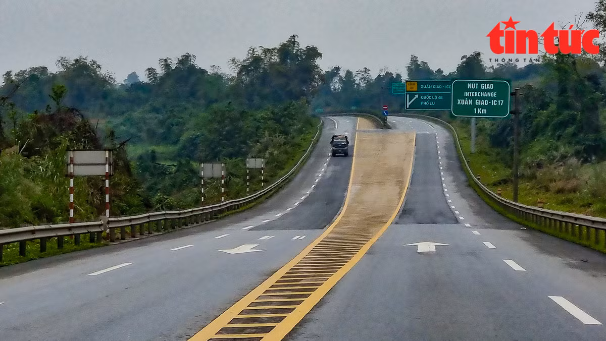 Cao toc Noi Bai - Lao Cai chang chit 'o ga, o voi'