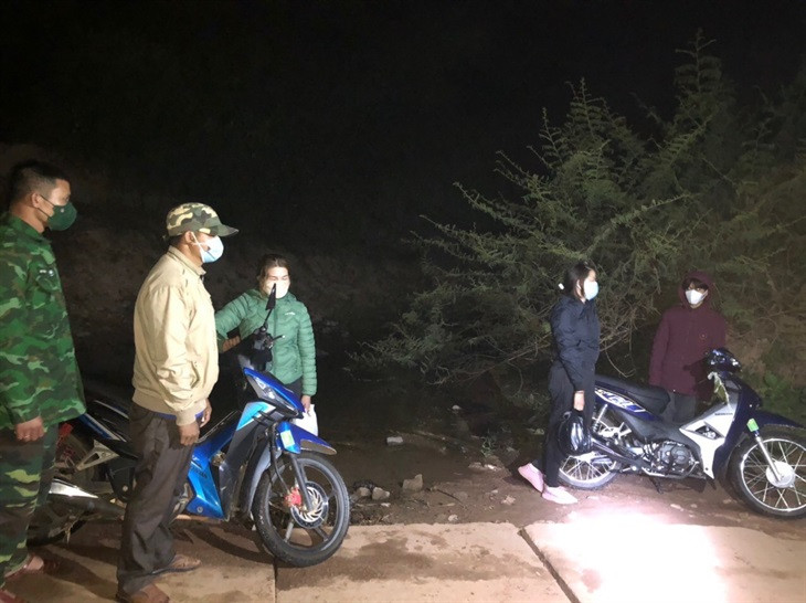 Triệt phá liên tiếp 2 đường dây đưa người xuất, nhập cảnh trái phép Triet pha lien tiep 2 duong day dua nguoi xuat, nhap canh trai phep