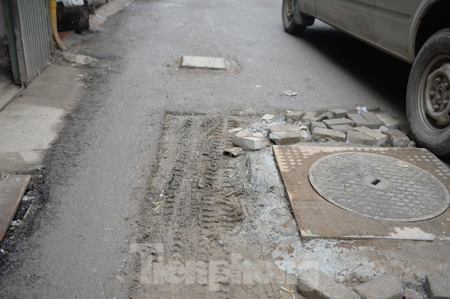 Rất nhiều người đã bị ngã xe khi tham gia giao thông va phải các hố ga này.