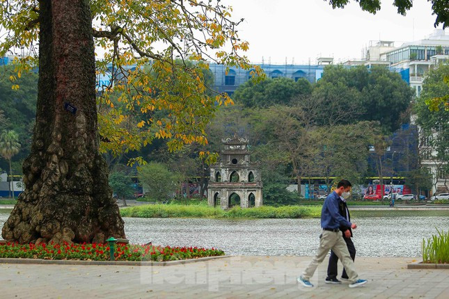 Hà Nội tháng 3, mùa "hợp xướng" của những gam màu vừa thân quen vừa lạ lẫm.