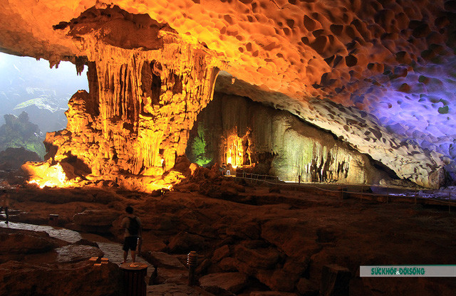 Kham pha ve dep hang dong day quyen ru o Ha Long