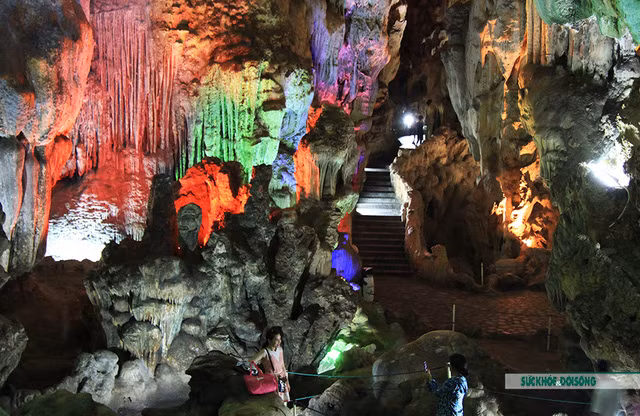 Kham pha ve dep hang dong day quyen ru o Ha Long-Hinh-13