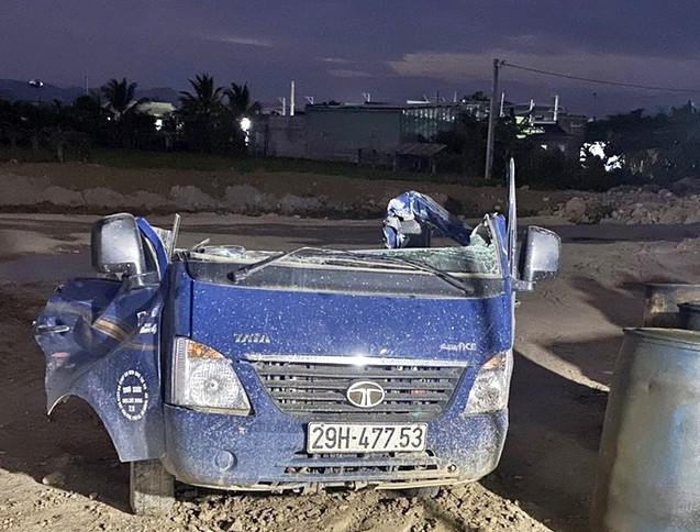 Lời kể của nạn nhân thoát chết dưới những nhát đập của xe máy múc - Hình 4 Loi ke cua nan nhan thoat chet duoi nhung nhat dap cua xe may muc-Hinh-4