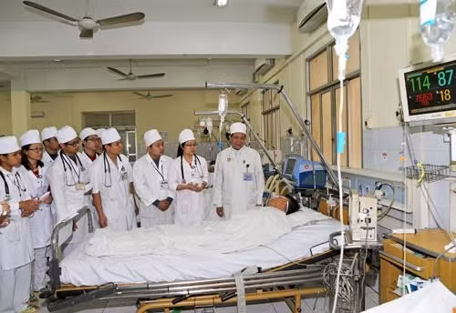 Và tại Bệnh viện Quân y 103.