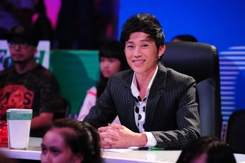 Tuy nhiên, Hoài Linh sụt cân là việc không mấy bất ngờ bởi những ai theo dõi danh hài này thường xuyên cũng có thể nhận ra thân hình ngày càng tiều tụy, bơ phờ của anh.