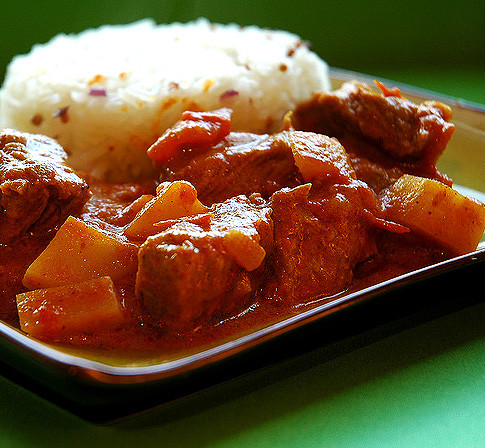 Chất béo có trong thịt bò rất giàu linoleic và palmiotelic, hai loại axit đặc biệt giúp con người chống lại căn bệnh ung thư, các loại vi rút và mầm bệnh.