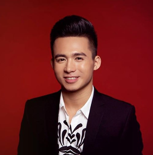 Ngoài ra, anh chàng đẹp trai này còn chơi thể thao rất tốt, đặc biệt là môn tennis. Hiếu đã từng đạt giải tennis của lực lượng CAND.