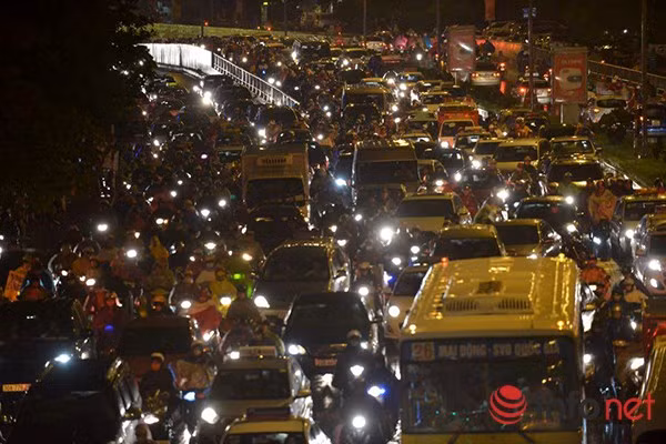 Đường Xã Đàn - Hầm Kim Liên là điểm giao thông hỗn loạn nhất bởi đây là điểm giao của 2 luồng giao thông chính.