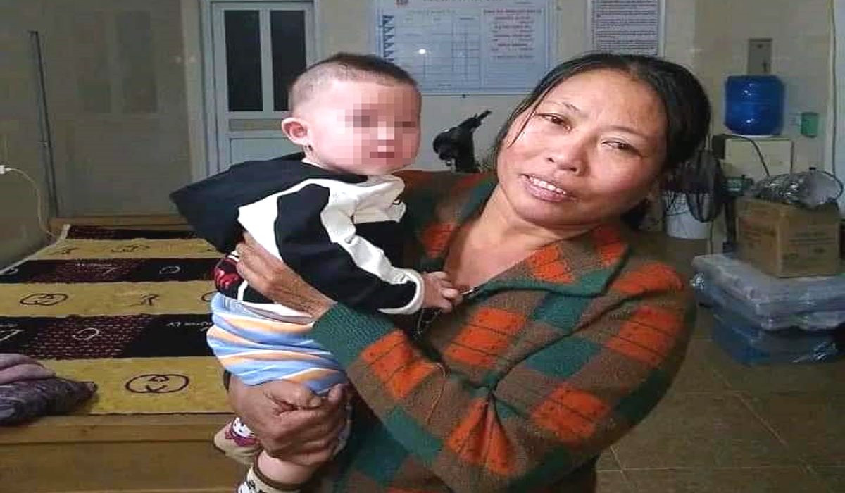 Be so sinh bi bo roi ben duong o Nghe An luc nua dem-Hinh-2