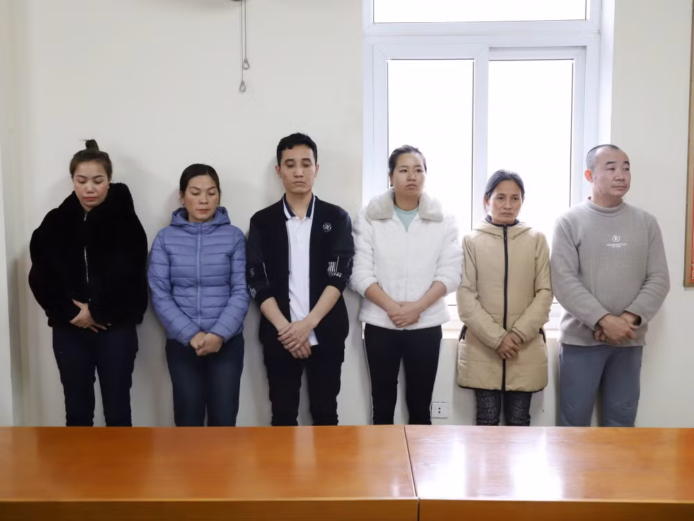 Bat giam doc to chuc duong day dua nguoi tron di nuoc ngoai