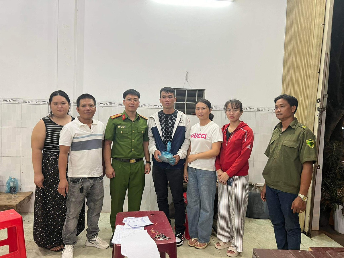 Tinh nguoi trong vu TNGT tai xa Hoa Phu khien 3 nguoi thuong vong-Hinh-2