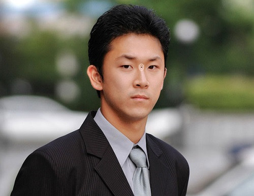 Nhan dien 4 not ruoi tren mat dan ong la khac tinh cua vo-Hinh-2