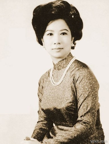 Năm 1951, bà Mai Anh cưới thiếu tá Nguyễn Văn Thiệu. Bà không biết rằng 14 năm sau, chàng rể thiếu tá được thăng hàm trung tướng rồi đăng cơ Quốc trưởng, đứng đầu Ủy ban Lãnh đạo Quốc gia rồi trở thành Tổng thống. Cô dâu Nguyễn Thị Mai Anh nết na, nhu mì thuở nào trở thành Đệ nhất phu nhân của miền Nam Việt Nam.