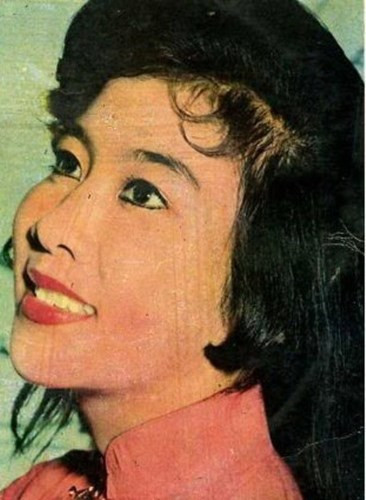 Sau khi sự việc không thể giấu kín, ông Nguyễn Văn Thiệu đã sắp xếp cho Kim Loan sang định cư ở Tây Đức. Sự nghiệp của ca sĩ - người đẹp chấm dứt vào năm 1969.