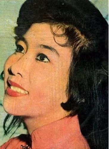 Sau khi sự việc không thể giấu kín, ông Nguyễn Văn Thiệu đã sắp xếp cho Kim Loan sang định cư ở Tây Đức. Sự nghiệp của ca sĩ - người đẹp chấm dứt vào năm 1969.