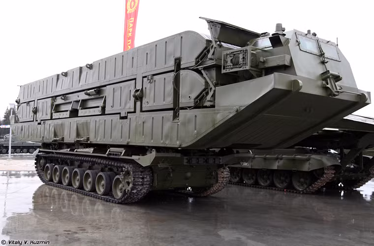 Khung gầm cơ sở của 561P là xe tăng T-72.