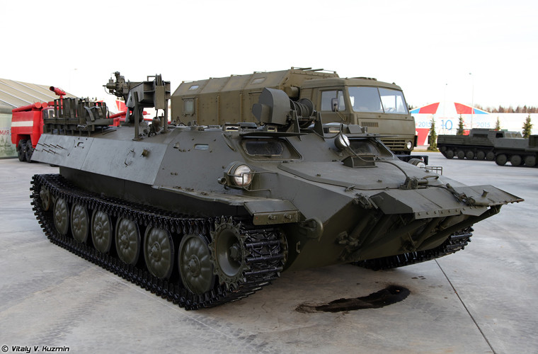 Xe hỗ trợ kĩ thuật MTP-A6 được thiết kết trên khung gầm xe bọc thép đa năng MT-LB với cần cẩu nhỏ.