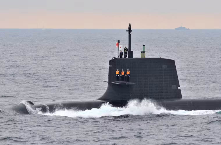 Tàu ngầm tấn công lớp Soryu là một trong những tàu ngầm động cơ diesel-điện tối tân nhất thế giới hiện nay. Nó được cho là có thể so sánh cả với tàu ngầm Kilo 636 nổi danh của Nga, thậm chí là có phần nhỉnh hơn ở khả năng lặn khi được trang bị hệ thống động cơ đẩy không khí độc lập (AIP) cho phép lặn lâu hơn dưới mặt nước.