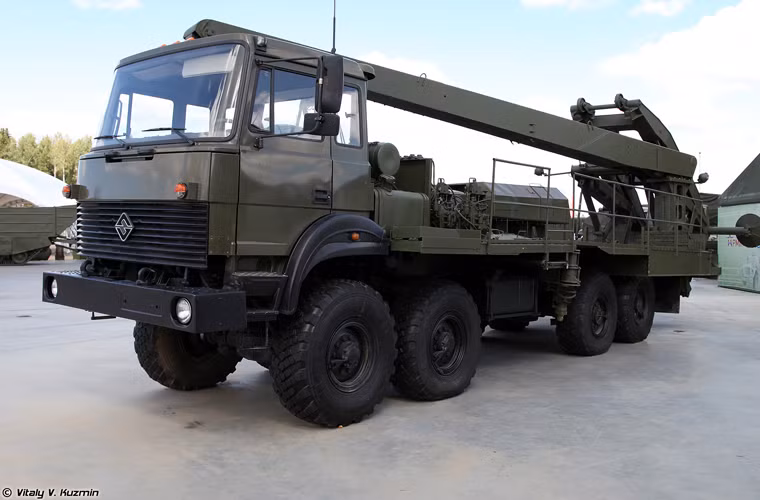 Với các khúc sông lớn, công binh Nga được trang bị hệ thống cầu cơ giới MMK.