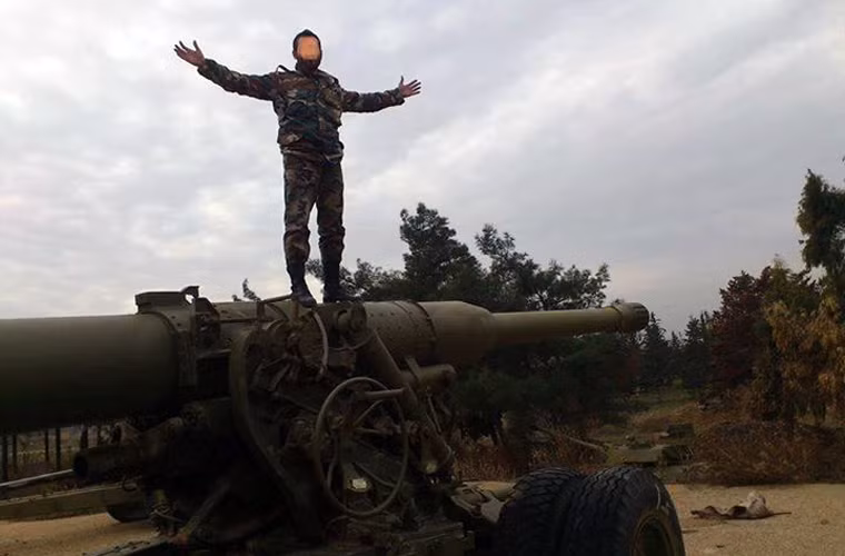 Tuy nhiên, pháo hạng nặng S-23 180mm chưa bao giờ được ghi nhận là tham chiến ở cả phía Quân đội Syria hay quân nổi dậy Syria. Trong ảnh là hình ảnh hiếm hoi pháo hạng nặng kéo xe S-23 180mm tại một căn cứ của Quân đội Syria. Không loại trừ khả năng nó đã từng được khai hỏa trong cuộc nội chiến, nhưng do số lượng ít ỏi (chỉ tầm 10 khẩu) nên ít được chú ý.