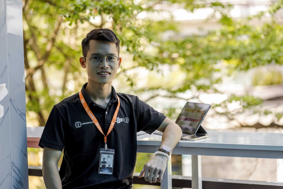 Chan dung 10 guong mat tre Viet Nam tieu bieu nam 2022-Hinh-5