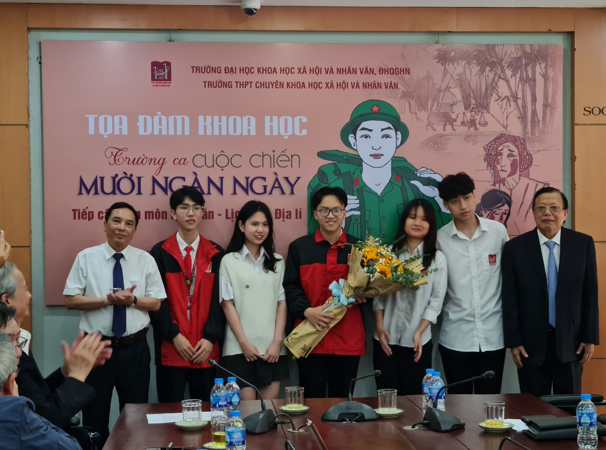 “Truong ca Cuoc chien muoi ngan ngay” – hoc Lich su theo cach day cam xuc-Hinh-10