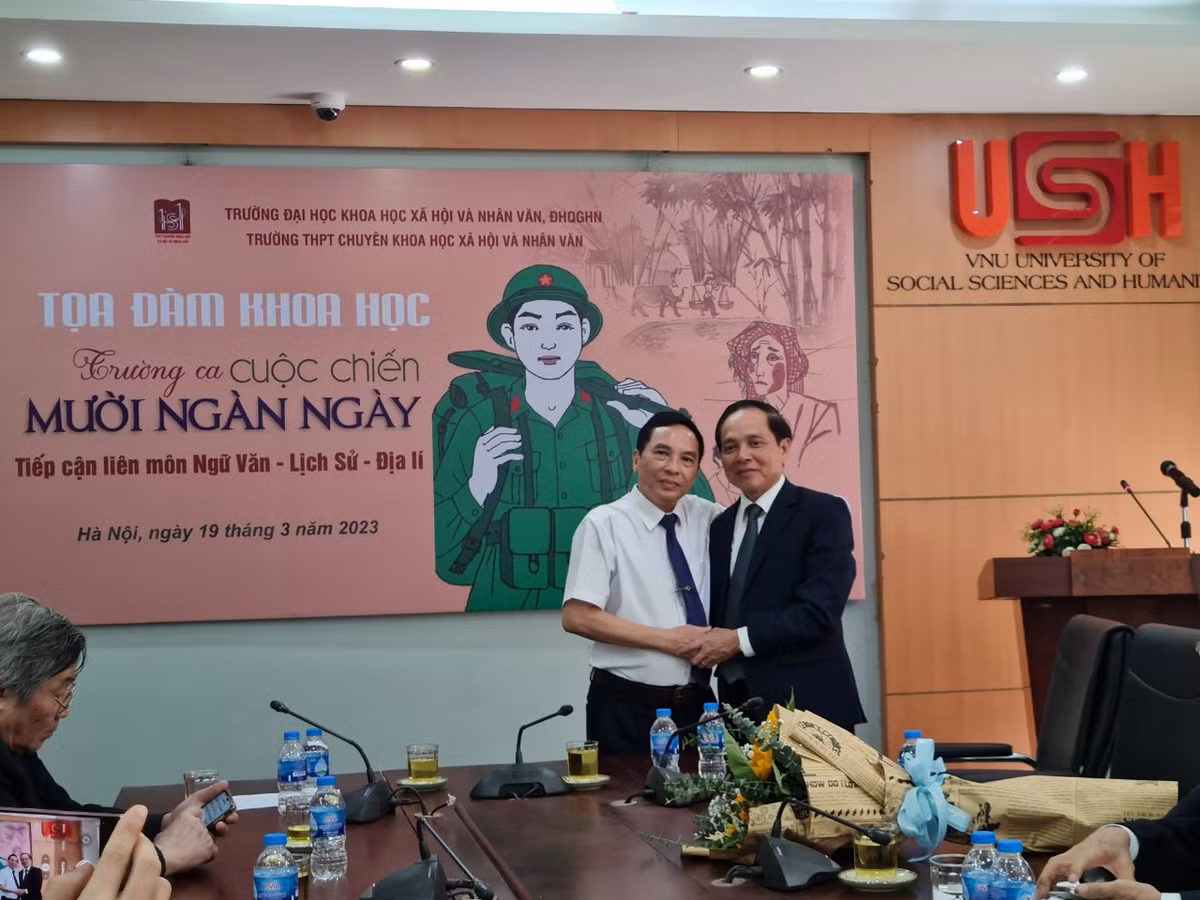 “Truong ca Cuoc chien muoi ngan ngay” – hoc Lich su theo cach day cam xuc-Hinh-2