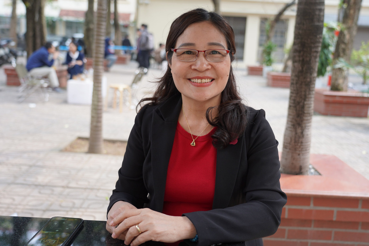 PGS.TS Nguyen Thi Ha: Phu nu lam khoa hoc giong… “fan” bong da