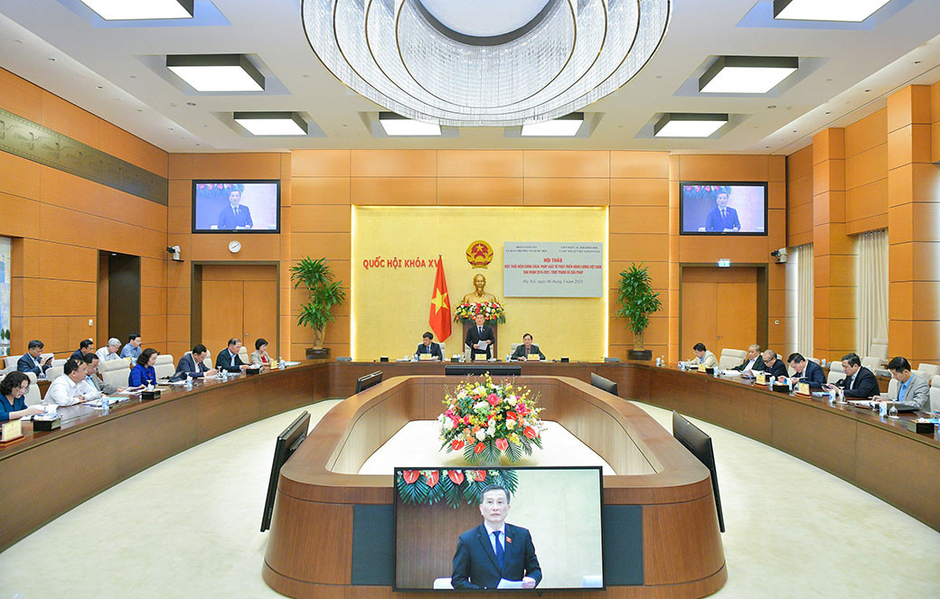 Kien nghi “dung” va “trung” ve phat trien nang luong Viet Nam