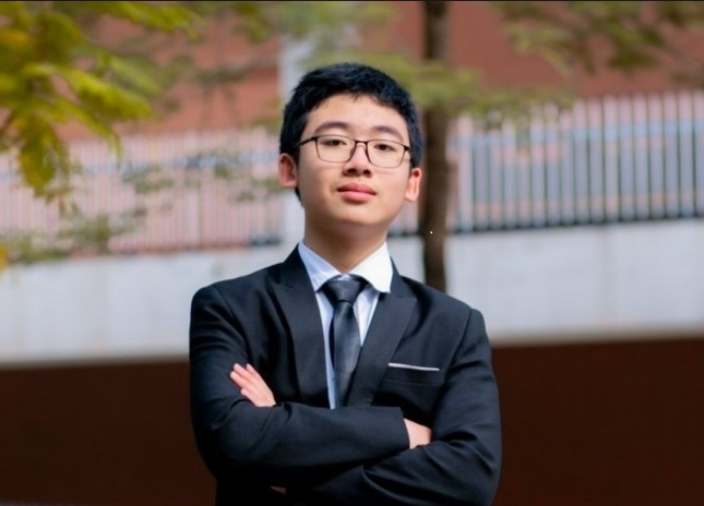 Em Võ Hoàng Hải - học sinh lớp 11, Trường THPT chuyên Khoa học Tự nhiên (ĐH Khoa học Tự nhiên, ĐH Quốc gia Hà Nội)