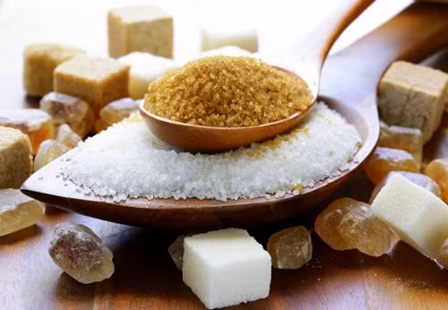 7. Đường phá vỡ chuỗi hormone cảm giác tích cực của cơ thể Hormone dopamine, serotonin và endorphin được thay đổi thường xuyên bởi lượng đường nạp vào cơ thể. Ban đầu mức độ có thể tăng vọt trong phản ứng với đường nhưng theo thời gian, cơ thể đòi hỏi nhiều hơn và cứ tăng hơn nữa để đáp ứng đủ phản ứng.