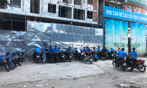 Lực lượng bảo vệ của Đất Xanh Group được điều động đến can thiệp khiến tình hình căng thẳng.