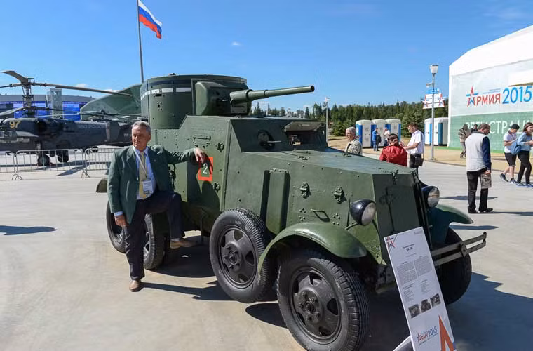 Xe ô tô bọc thép BA-3 được nhà máy Izhora thiết kế từ năm 1934 trên cơ sở xe tải. Nó được trang bị một tháp pháo của xe tăng T-26 với pháo chính 45mm và súng máy 7,62mm DT-29. Ít nhất khoảng 143 xe BA-3 có mặt trong Hồng quân Liên Xô tính tới thời điểm ngày 1/6/1941. Hầu hết loại xe này bị phá hủy ngay trong giai đoạn đầu Chiến tranh Thế giới 2.